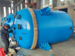 单层开式搪玻璃反应釜整装待发